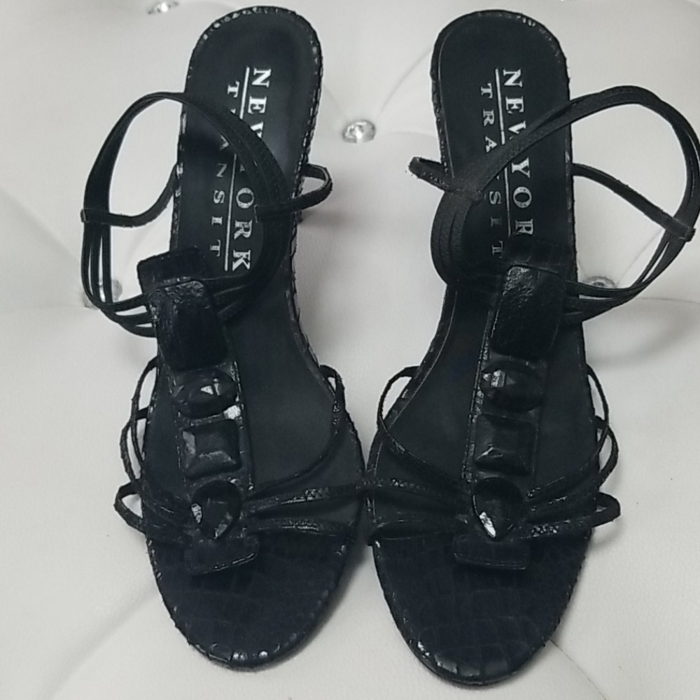 New York Transit 3.5 inch black heel size 9 medi